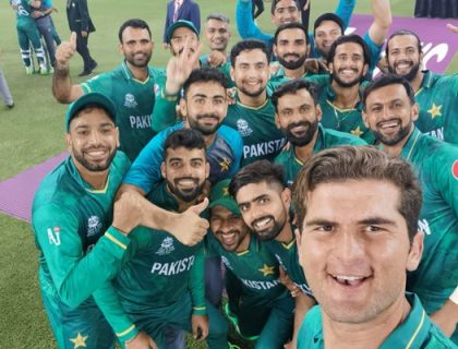 Pak team Selfie Main Pic