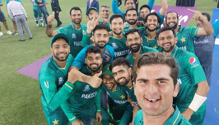 Pak team Selfie Main Pic